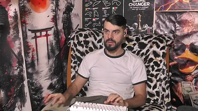 00george online show from December 18, 2025, 1:26 pm