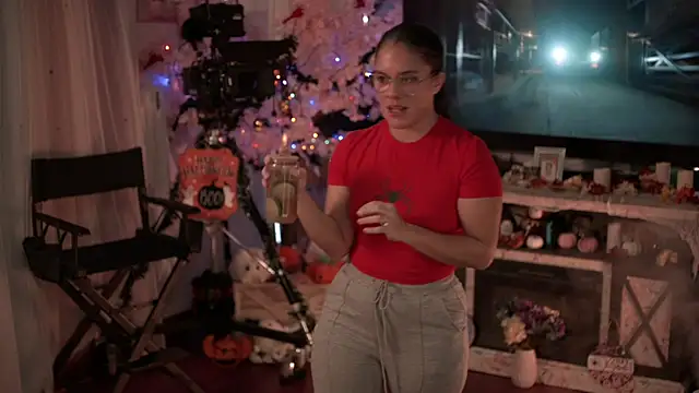 Nikki Torres online show from November 4, 2025, 2:26 am