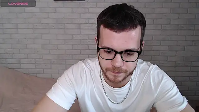 Alexxx horny online show from April 27, 2026, 12:14 pm