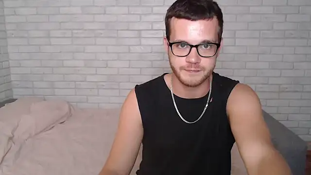 Snapshot of Alexxx_horny chatting on September 17, 2025, 5:15 pm Alexxx horny online show from September 17, 2025, 5:15 pm