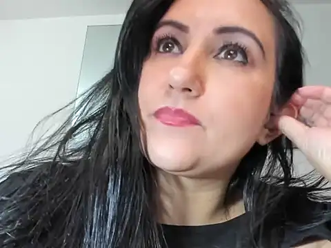 foxy-porn1 online show from December 1, 2025, 8:21 pm