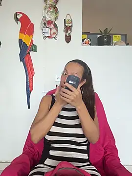 Snapshot of YOURSDEBORA chatting on May 31, 2026, 6:42 pm YOURSDEBORA online show from May 31, 2026, 6:42 pm