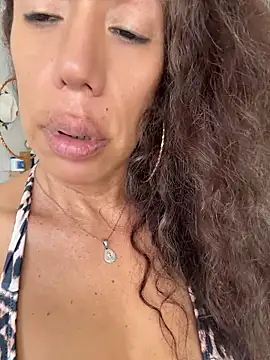 Snapshot of YOURSDEBORA chatting on June 6, 2026, 7:41 pm YOURSDEBORA online show from June 6, 2026, 7:41 pm