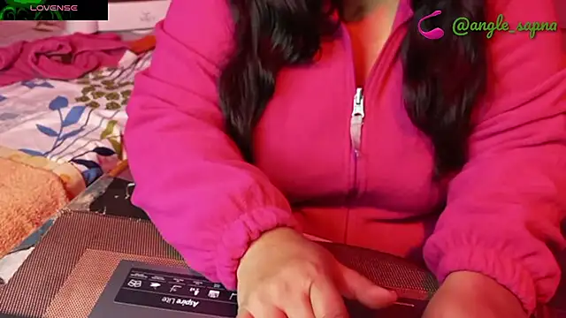 Snapshot of Angel_sapna chatting on January 15, 2025, 1:56 am Angel sapna online show from January 15, 2025, 1:56 am