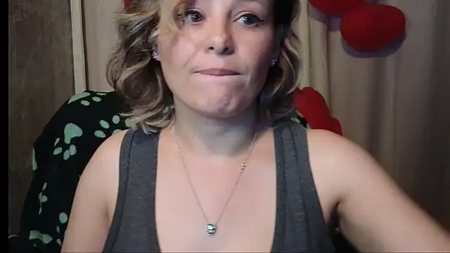 dagny-jo online show from March 7, 2025, 2:46 am