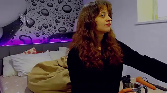 AlmaFancy online show from March 6, 2026, 8:09 am