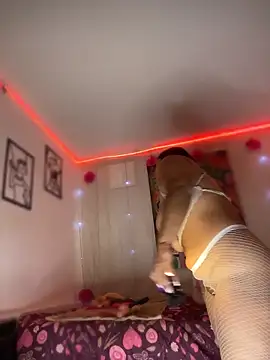 Emma Brown 12 online show from April 23, 2026, 9:05 pm