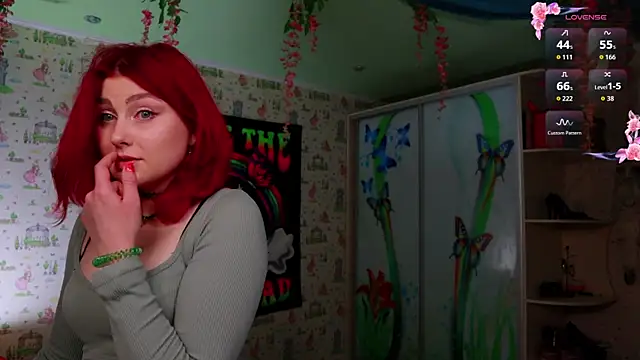 SmokyRose online show from April 25, 2026, 10:40 am