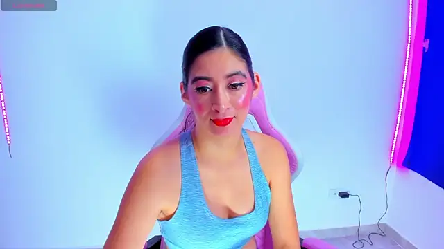 Snapshot of MeganWhite3 chatting on March 23, 2025, 4:38 am MeganWhite3 online show from March 23, 2025, 4:38 am
