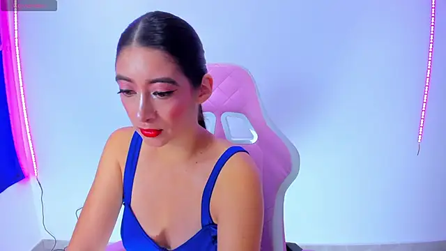 Snapshot of MeganWhite3 chatting on February 16, 2025, 11:06 pm MeganWhite3 online show from February 16, 2025, 11:06 pm