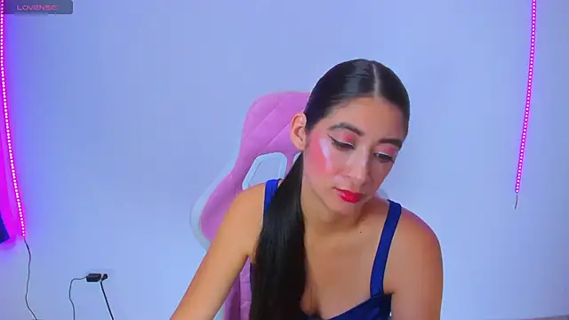 Snapshot of MeganWhite3 chatting on March 11, 2025, 6:41 am MeganWhite3 online show from March 11, 2025, 6:41 am