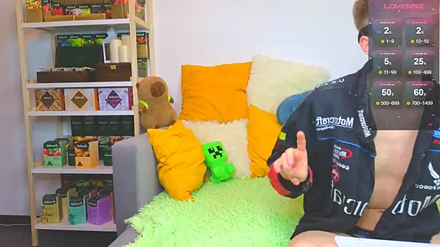 LandelRay online show from March 19, 2026, 7:14 pm