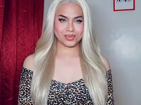 MistressLuna1 online show from November 16, 2025, 8:46 pm