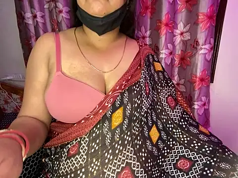 Snapshot of Love_4Sex chatting on February 26, 2025, 5:24 am Love 4Sex online show from February 26, 2025, 5:24 am