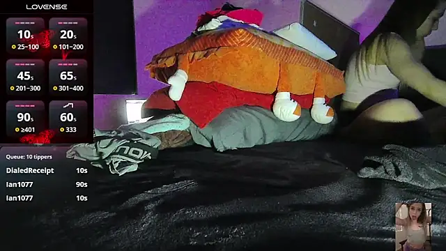 Blondiewithanass online show from April 16, 2026, 9:39 pm