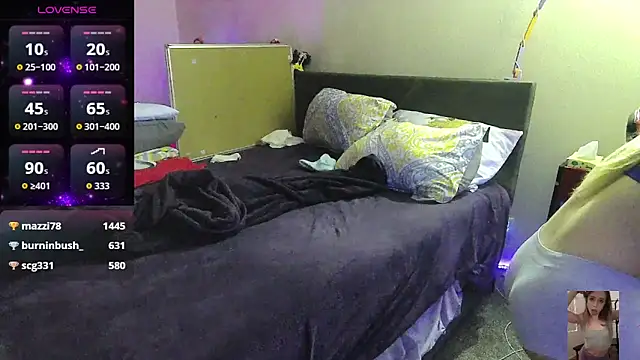 Blondiewithanass online show from November 10, 2025, 2:27 am