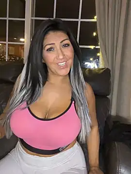 LittleMissEeve online show from February 19, 2026, 1:13 am