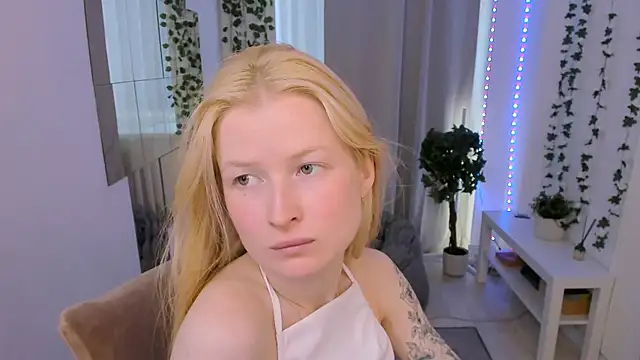 Laly Peach online show from July 29, 2026, 9:30 am