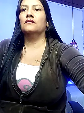 salomexlove 20 online show from November 9, 2025, 11:47 am