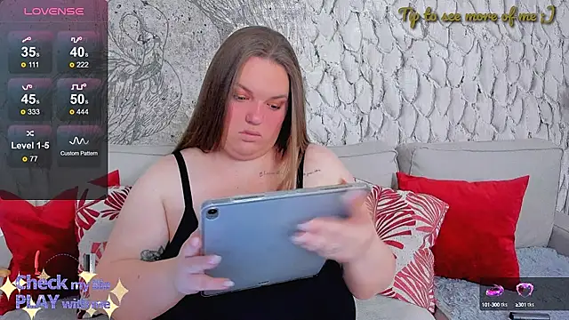 Snapshot of _MarryGirl_ chatting on February 14, 2025, 10:14 pm MarryGirl online show from February 14, 2025, 10:14 pm