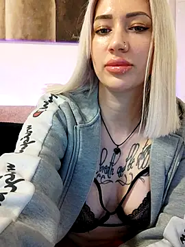 Snapshot of Fuck-Gina chatting on February 5, 2026, 8:48 pm Fuck-Gina online show from February 5, 2026, 8:48 pm