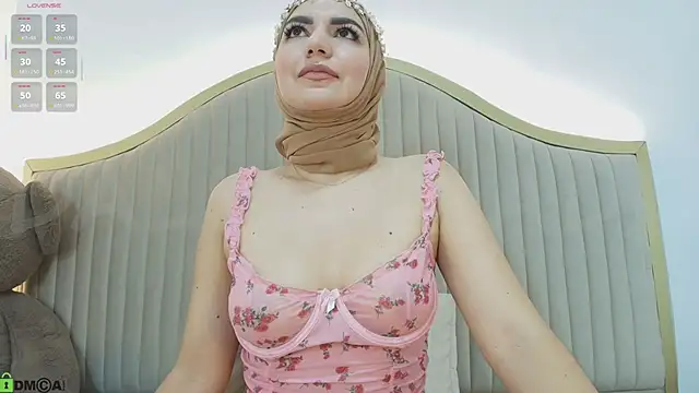 dalilasaadi  online show from October 20, 2025, 4:29 pm