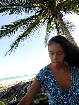 Luna-Natural online show from November 27, 2025, 5:13 pm