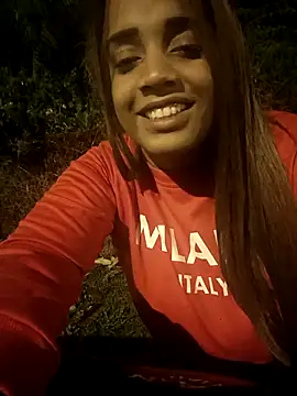 Snapshot of AbellaLizz chatting on September 29, 2025, 4:41 am AbellaLizz online show from September 29, 2025, 4:41 am