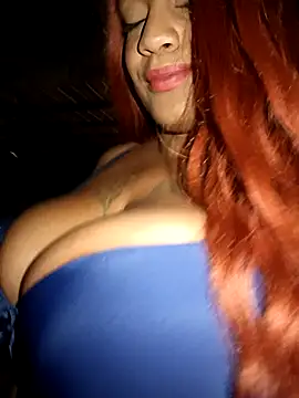 AbellaLizz online show from April 22, 2026, 6:42 am