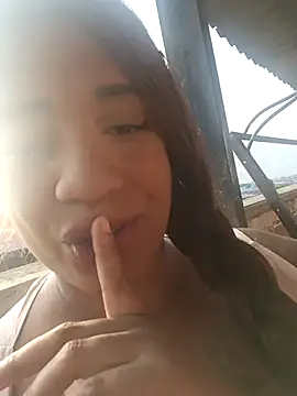 Snapshot of AbellaLizz chatting on November 7, 2025, 11:59 am AbellaLizz online show from November 7, 2025, 11:59 am