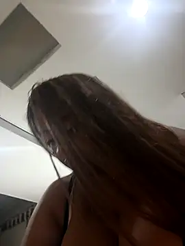 Snapshot of AbellaLizz chatting on December 4, 2025, 7:29 am AbellaLizz online show from December 4, 2025, 7:29 am