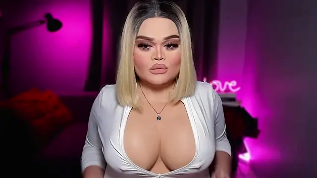 KarolinaThompson online show from February 18, 2026, 5:38 am