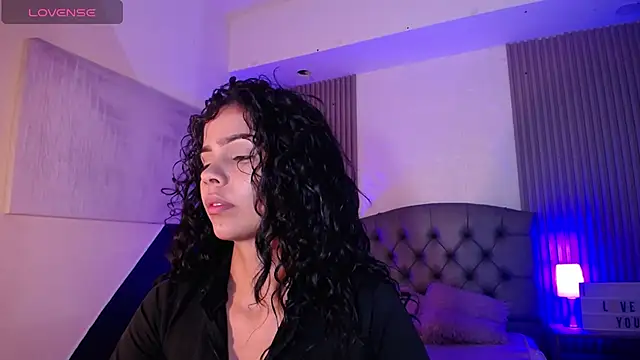 Snapshot of ximena_diaz chatting on March 19, 2025, 9:37 pm ximena diaz online show from March 19, 2025, 9:37 pm