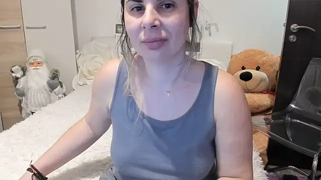 Snapshot of sweetemy4u chatting on February 27, 2026, 9:03 pm sweetemy4u online show from February 27, 2026, 9:03 pm