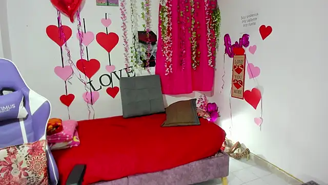 samantha  smile online show from November 30, 2025, 8:20 pm