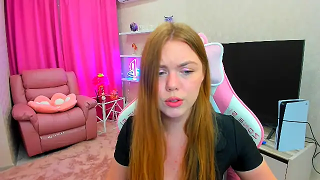 Strawberrye online show from September 10, 2025, 3:27 am