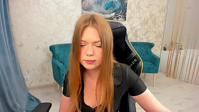 Strawberrye online show from October 20, 2025, 3:41 am