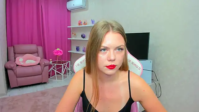 Strawberrye online show from February 16, 2026, 3:27 am