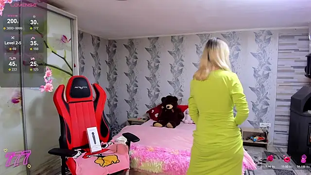 Snapshot of luxurydoll21 chatting on April 20, 2026, 9:34 am luxurydoll21 online show from April 20, 2026, 9:34 am