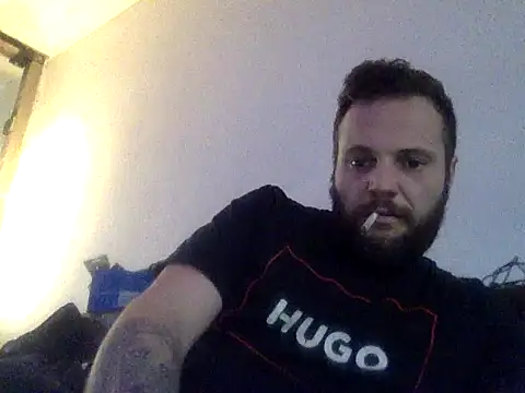 Snapshot of Dirty0892 chatting on October 29, 2025, 2:38 pm Dirty0892 online show from October 29, 2025, 2:38 pm