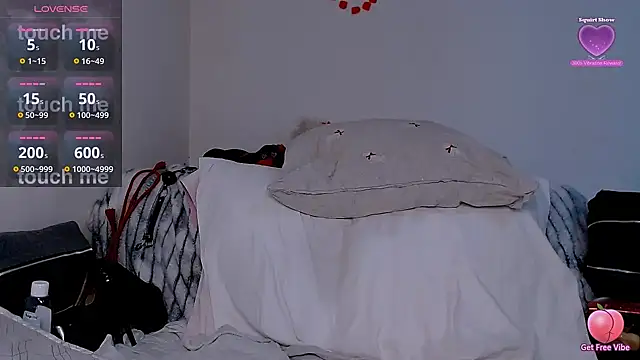 Snapshot of UrNaughtyGfMilf chatting on March 20, 2025, 8:20 am UrNaughtyGfMilf online show from March 20, 2025, 8:20 am