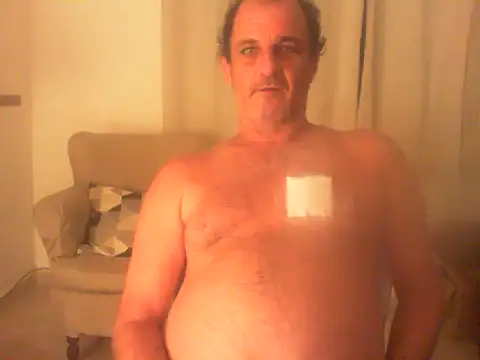 ConradinhoBR50 online show from September 29, 2025, 10:37 pm