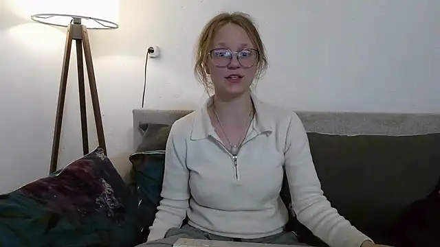 little-leni online show from April 8, 2026, 8:21 pm