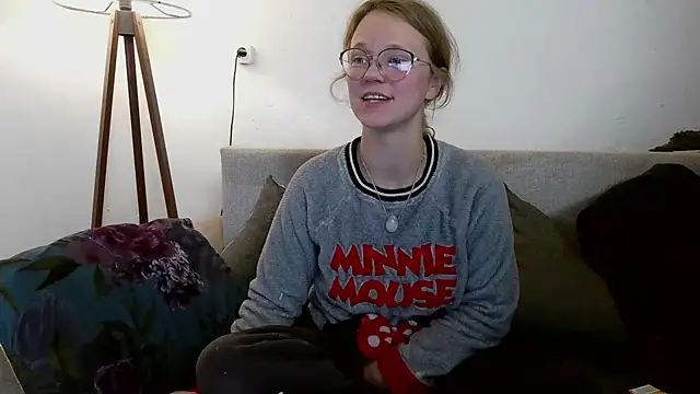 little-leni online show from March 31, 2026, 6:32 pm