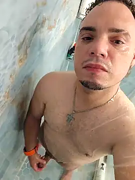 latinoflpr online show from September 19, 2025, 11:53 pm