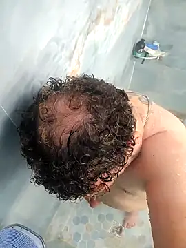 latinoflpr online show from October 1, 2025, 1:11 am