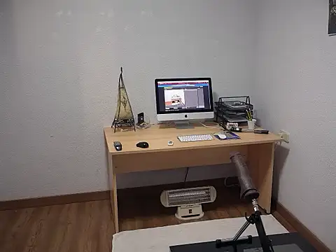 Snapshot of pinkgirls18 chatting on November 9, 2025, 10:19 am pinkgirls18 online show from November 9, 2025, 10:19 am