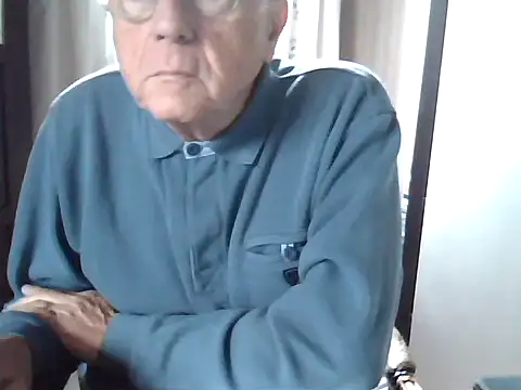 johnjohn622662 online show from November 9, 2025, 10:52 am