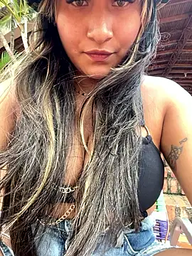 Snapshot of Rubyross21 chatting on March 18, 2025, 9:10 pm Rubyross21 online show from March 18, 2025, 9:10 pm