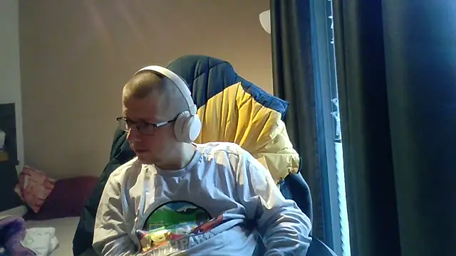 David250692 online show from November 28, 2025, 9:42 am